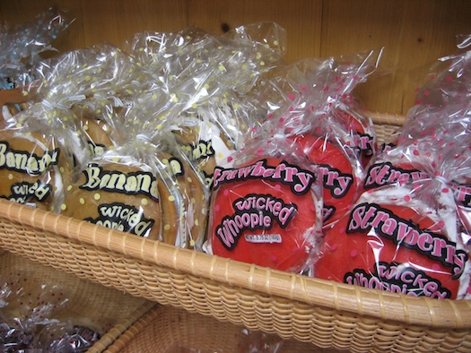 Banana and Strawberry Whoopie Pies Banana and Strawberry Whoopie Pies